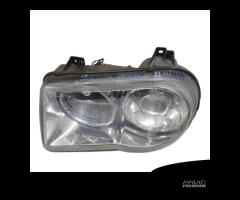 FARO ANTERIORE SINISTRO CHRYSLER 300 C Touring 048