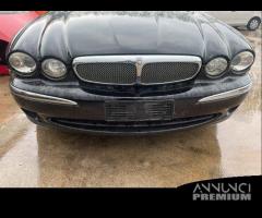 Paraurti anteriore Jaguar x-type