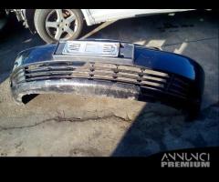 Paraurti anteriore chrysler Voyager anno 2003