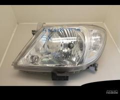 FARO ANTERIORE SINISTRO TOYOTA HiLux 3Â° Serie 668