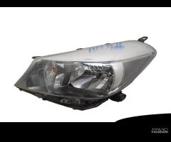 FARO ANTERIORE SINISTRO TOYOTA Yaris Serie 811700D