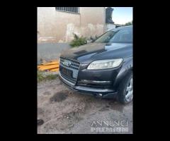 Audi q7 nera anno 2009 motore 3.0 v6 per ricambi