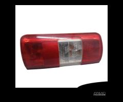 STOP FANALE POSTERIORE SINISTRO FORD Transit Conne