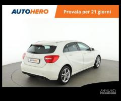 MERCEDES-BENZ A 180 YH05355