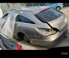 taglio mercedes cls station wagon posteriore per r