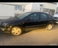 Ford focus berlina GPL