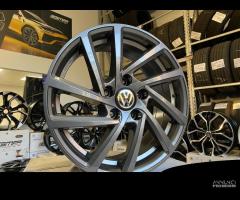 Cerchi NUOVI Volkswagen Golf raggio 16 cod.8432