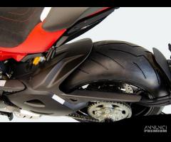 PARAFANGO POSTERIORE CARBONIO DUCATI DIAVEL V4 - 6