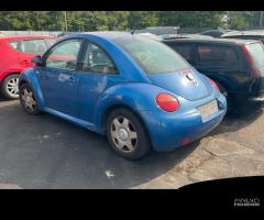 posteriore Volkswagen New Beetle New Beetle maggio