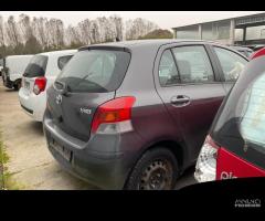 posteriore toyota yaris 2006 - 1