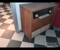 Giradischi Vintage Con Mobile - Radio In Legno