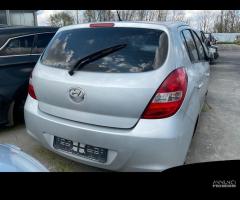 HYUNDAI I20 POSTERIORE PER RICAMBI