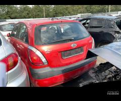 kia rio del 2009 per ricambi