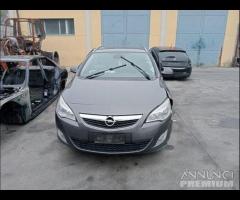 Opel Astra j station wagon 2011 1.7 a17dtr