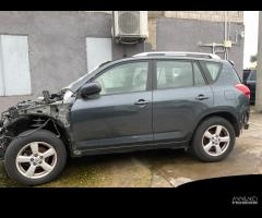 toyota rav 4 2011 per ricambi - 1