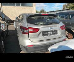 nissan qashqai 2 serie 2015 j11 posteriore