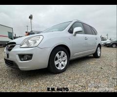 Kia Carens 2.0 CRDI 7 POSTI