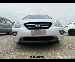 Kia Carens 2.0 CRDI 7 POSTI