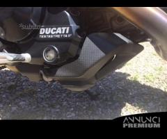 Puntale sotto coppa carbonio ducati hypermotard