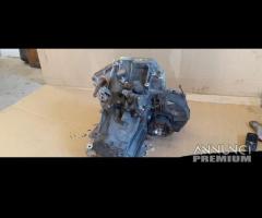 Cambio Alfa Romeo 166 2.4 Jtd 841C000 6 marce - 3