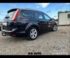 Ford focus 1.6 TDI con gancio traino