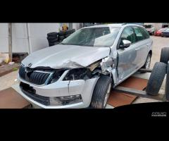 Ricambi vari Skoda Octavia 1.6 tdi 85 kw DGT 2019