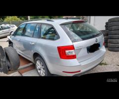 Ricambi vari Skoda Octavia 1.6 tdi 85 kw DGT 2019