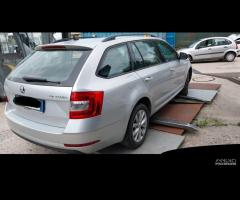 Ricambi vari Skoda Octavia 1.6 tdi 85 kw DGT 2019