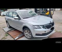 Ricambi vari Skoda Octavia 1.6 tdi 85 kw DGT 2019