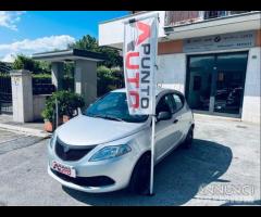 LANCIA Ypsilon 1.0 FireFly 5 porte S&S Hybrid Ec - 24