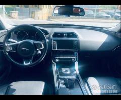 JAGUAR XE 2.0 D 180 CV aut. Prestige pelle - nav - 13