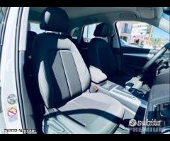 AUDI Q5 35 TDI quattro S tronic Business Sport - 8