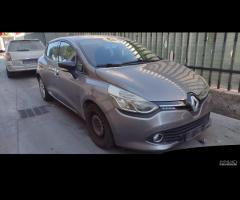 Renault Clio 2013 solo per ricambi