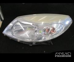 Proiettore / Faro SX Dacia Sandero 2008 -