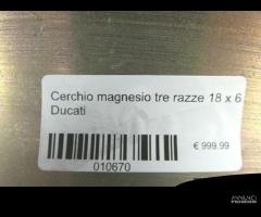 Cerchio posteriore magnesio tre razze duca 18 x 6 - 2