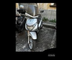 Ricambi Piaggio beverly 250 modello carburatore