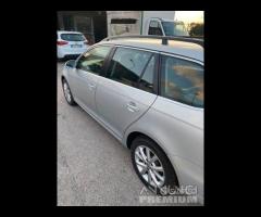 Volkswagen Golf 1.6 TDI 2012 Full Navi