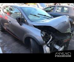 Renault clio 2013 - 1