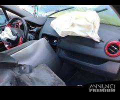 Renault clio 2013 - 5