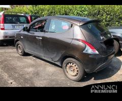 LANCIA Y 2015