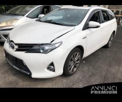 TOYOTA AURIS 2015