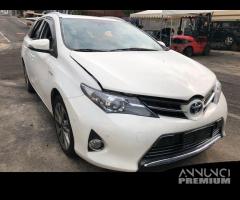 TOYOTA AURIS 2015