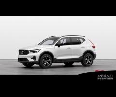 VOLVO XC40 B3 Mild hybrid Benzina Plus Dark