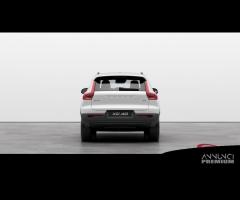 VOLVO XC40 B3 Mild hybrid Benzina Plus Dark - 6