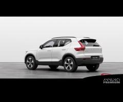 VOLVO XC40 B3 Mild hybrid Benzina Ultra Dark - 2