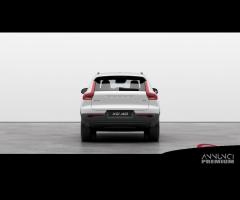 VOLVO XC40 B3 Mild hybrid Benzina Ultra Dark - 6