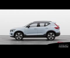 VOLVO XC40 B3 Mild hybrid Benzina Plus Dark - 3