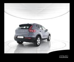 VOLVO XC40 T2 Momentum Core