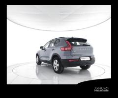 VOLVO XC40 T2 Momentum Core