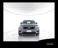 VOLVO XC40 T2 Momentum Core